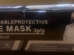 MASCARILLA DE 3 PLIEGUES NEGRA C/DISEÑO CAJA 50 UNIDADES
